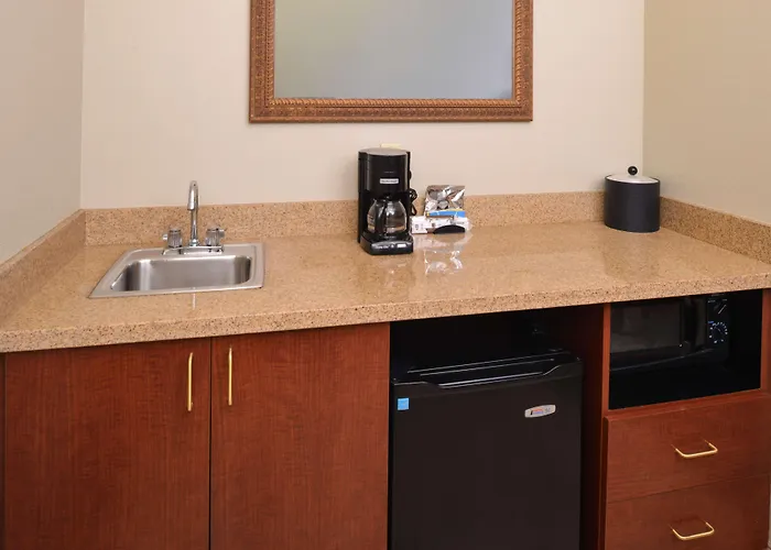 Hampton By Hilton Litchfield