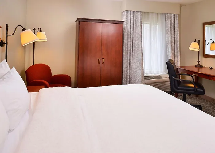 Hotel Hampton By Hilton 3*