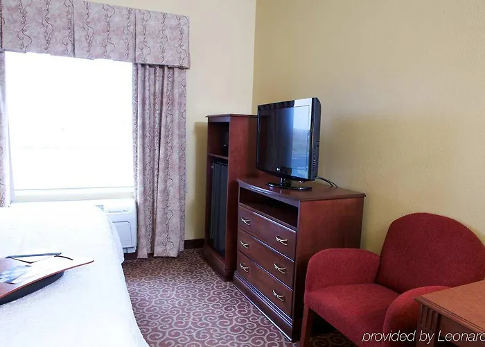 Hampton By Hilton Litchfield